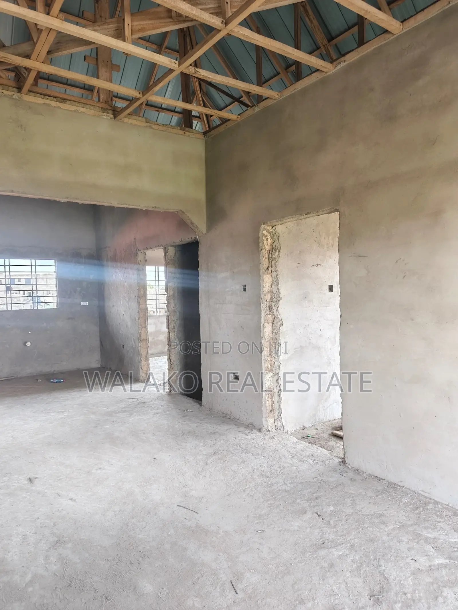 8bdrm Apartment in Ablekuma for sale
