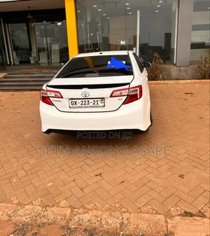 Toyota Camry SE 4dr Sedan (2.5L 4cyl 6A) 2015 White