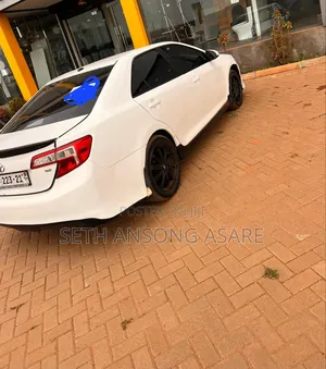 Toyota Camry SE 4dr Sedan (2.5L 4cyl 6A) 2015 White