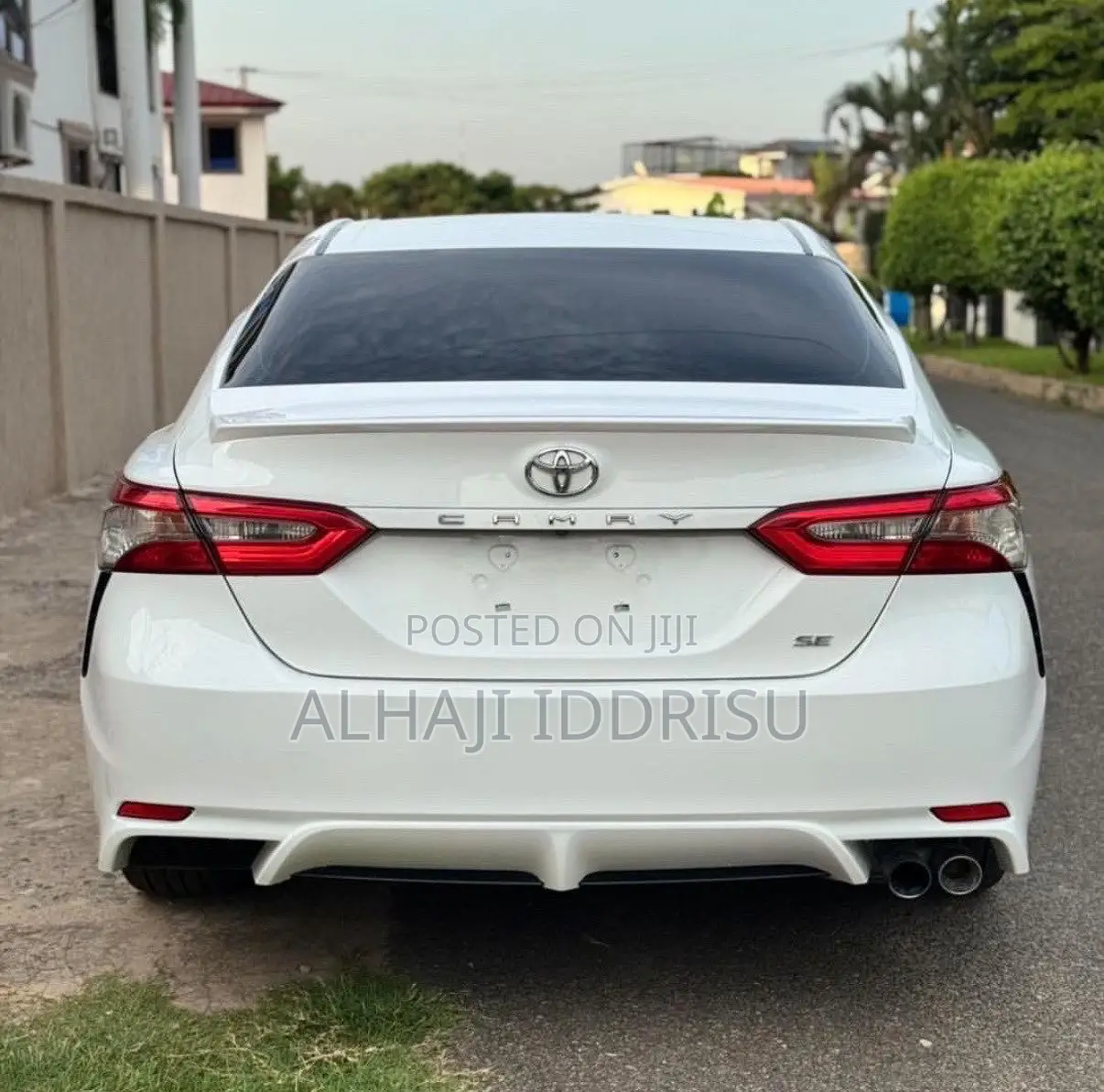 Toyota Camry SE FWD (2.5L 4cyl 8AM) 2018 White