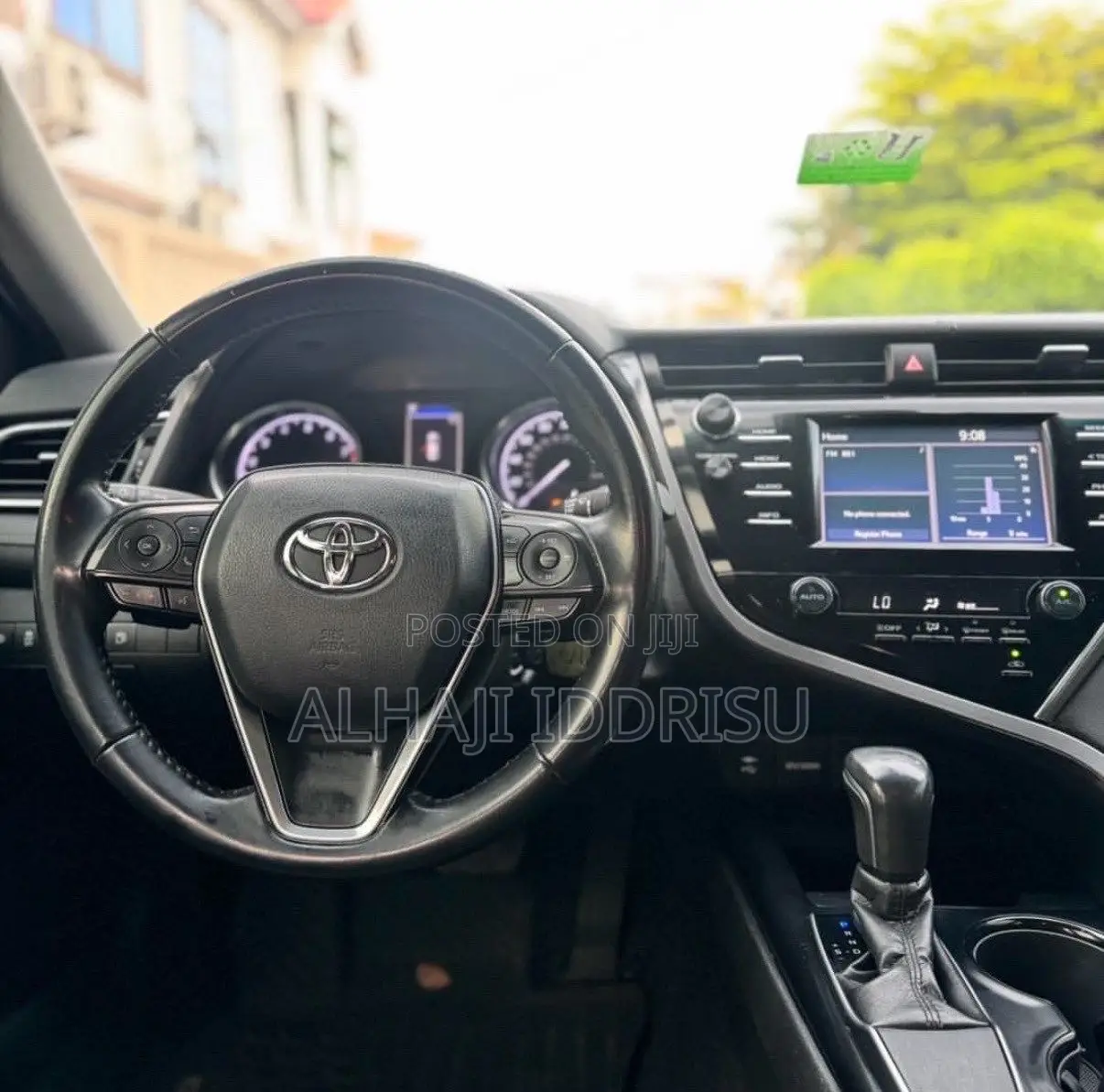 Toyota Camry SE FWD (2.5L 4cyl 8AM) 2018 White