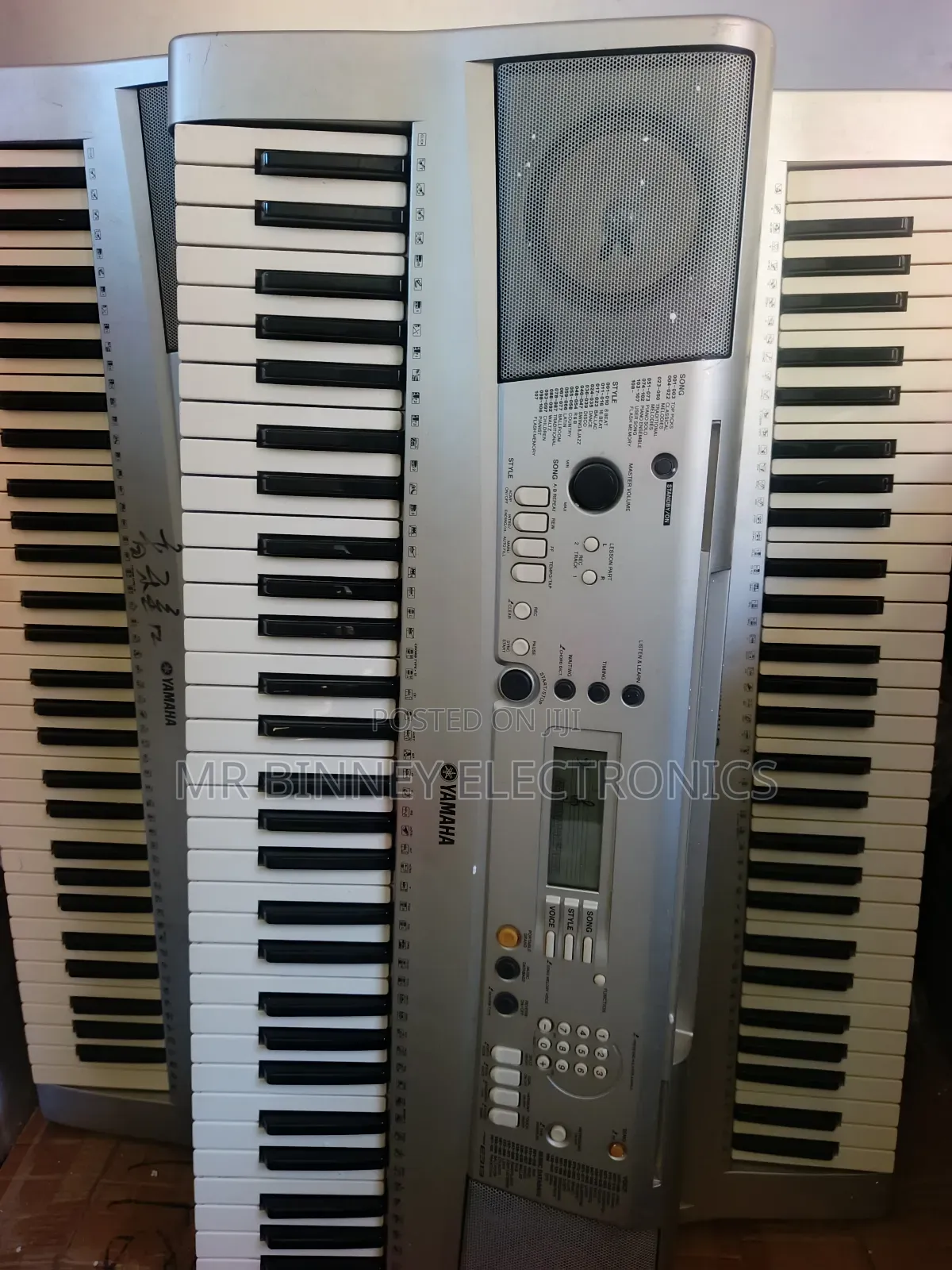 Yamaha PSR E313