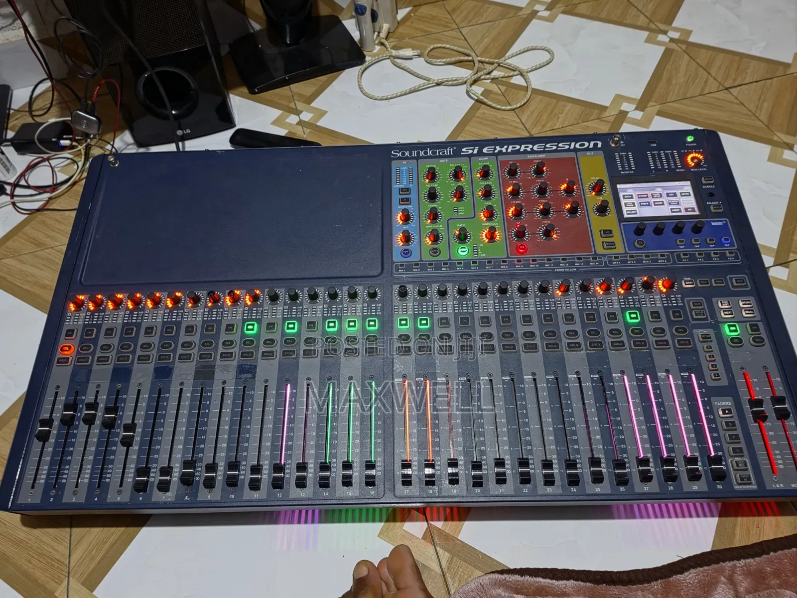 Soundcraft Si Expression 3 – 32-Channel Digital Mixing Console