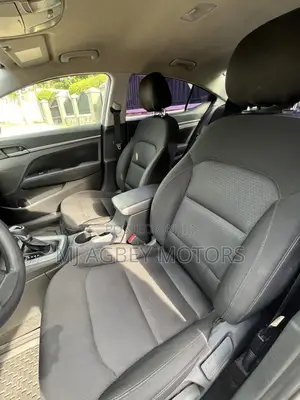 Hyundai Elantra 2018 White