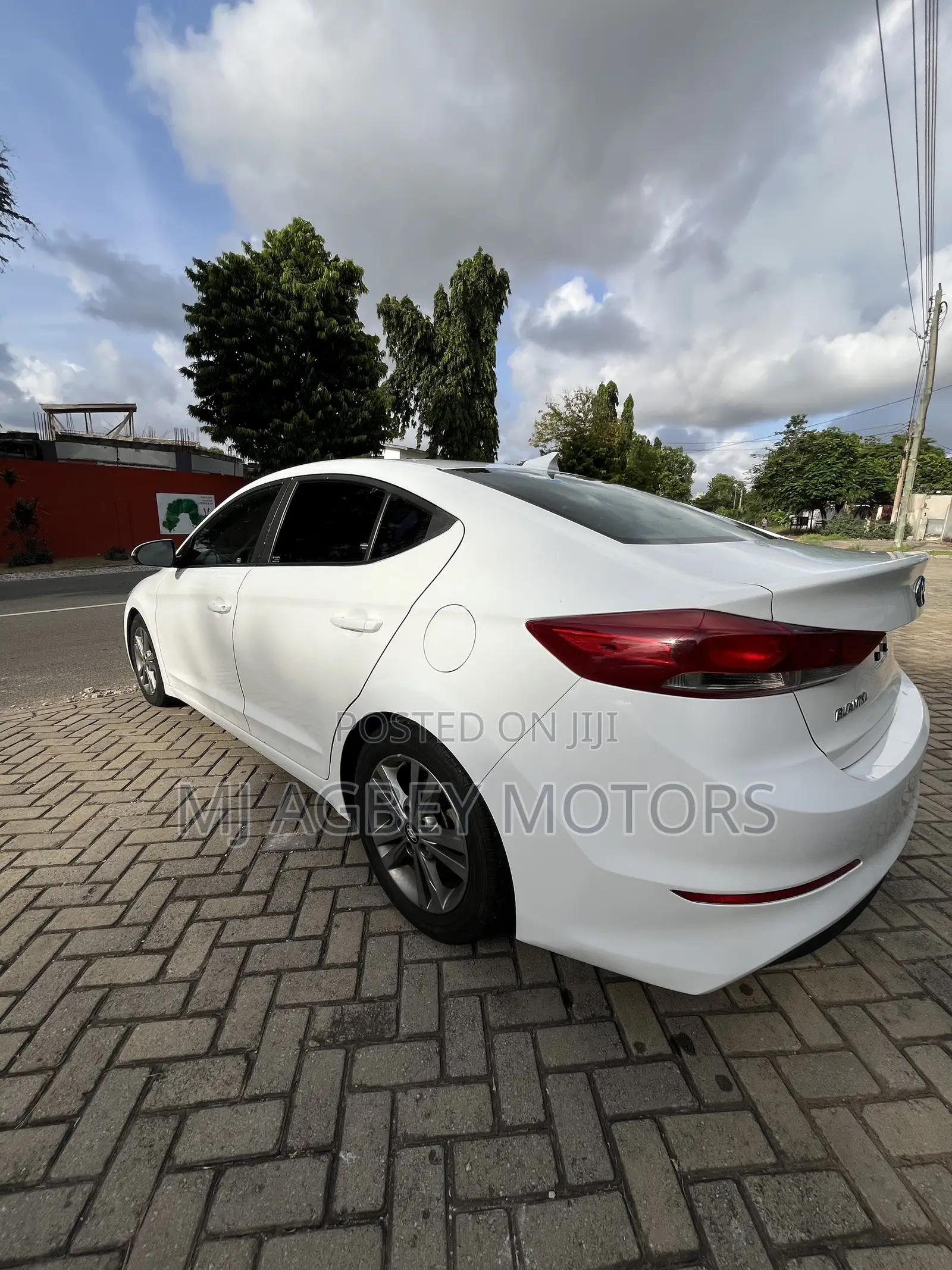 Hyundai Elantra 2018 White