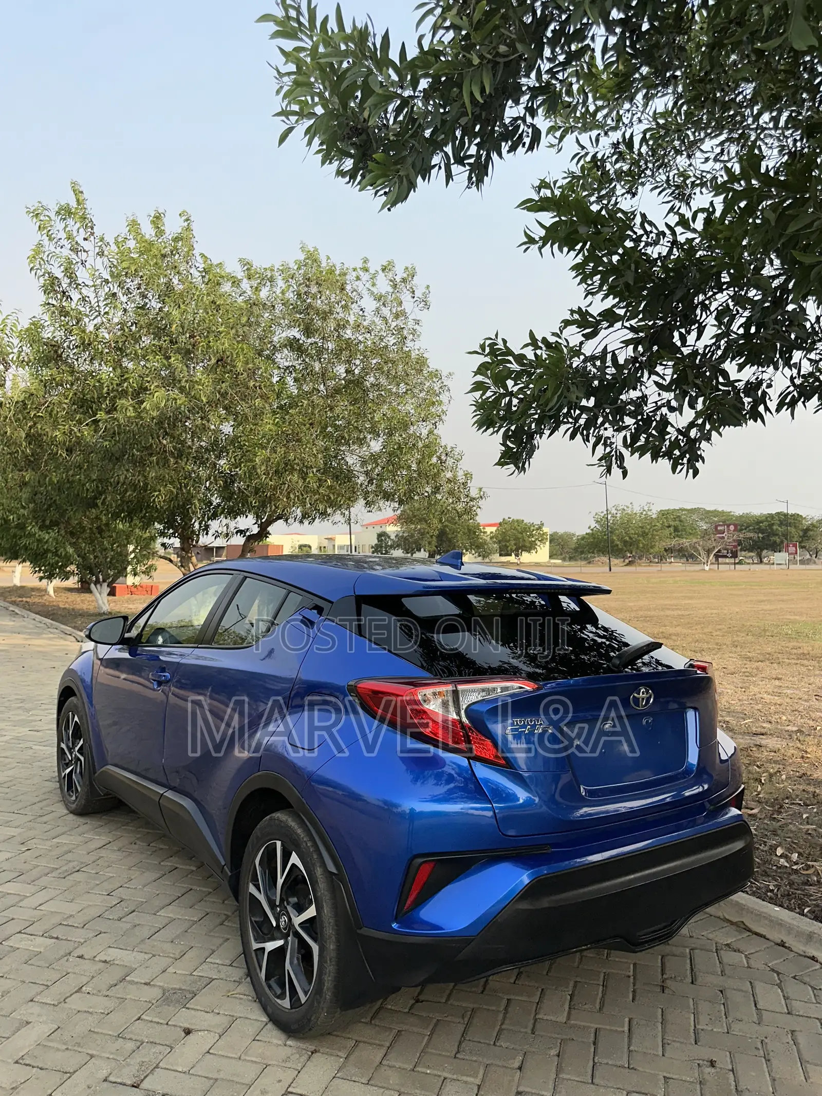Toyota C-HR XLE Prermium FWD (2.0L 4cyl 2AM) 2018 Blue