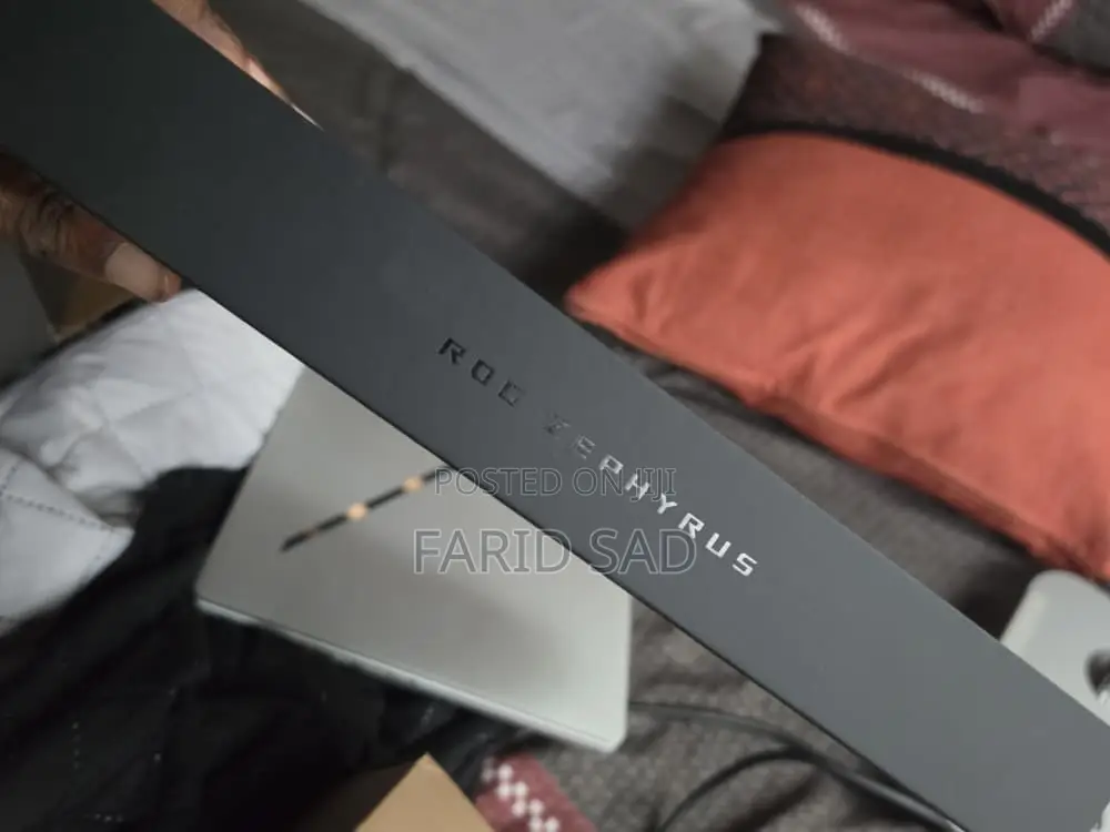 Laptop Asus ROG Zephyrus G14 16GB AMD Ryzen 9 SSD 1T