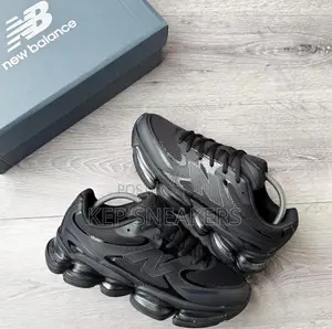 New Balance 2000 T-Black