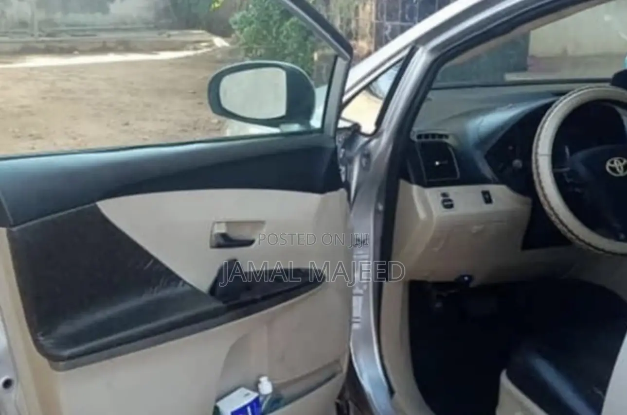 Toyota Venza V6 2012 Silver