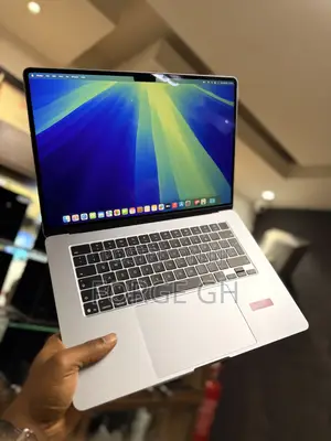 Laptop Apple MacBook Air 2025 M4 15-inch 16GB Apple M4 SSD 256GB