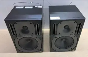 Behringer Truth B2030a