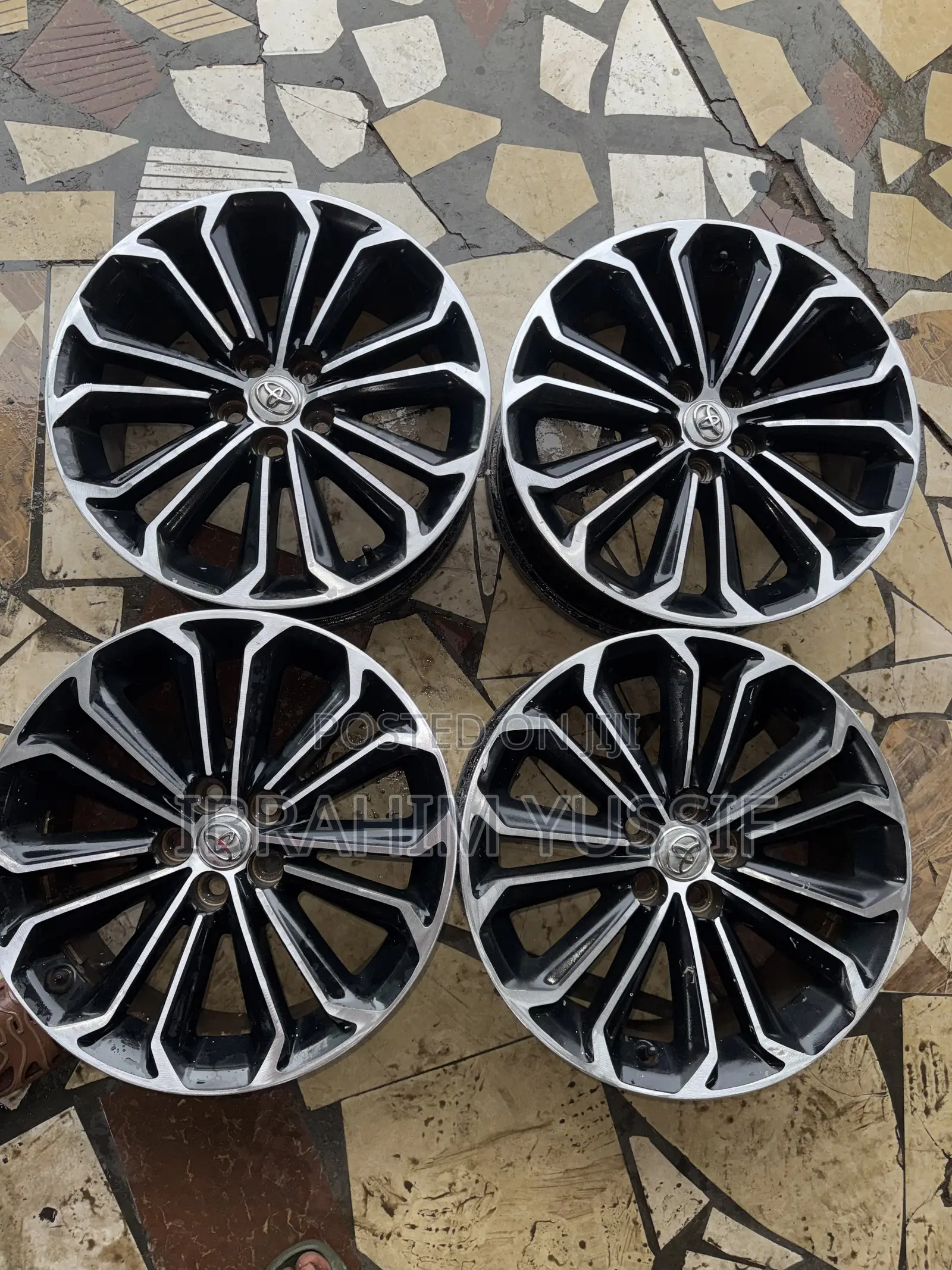 Corolla Rim 17 Set Neat