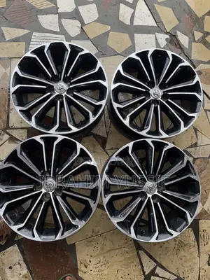 Corolla Rim 17 Set Neat