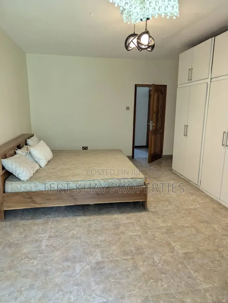 8bdrm Mansion in Cantonment, US Embassy Area for rent