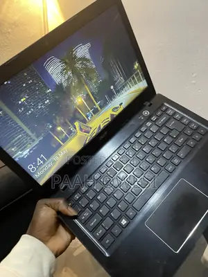 Laptop Acer 16GB Intel SSHD+SSD 256GB