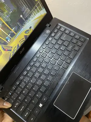 Laptop Acer 16GB Intel SSHD+SSD 256GB
