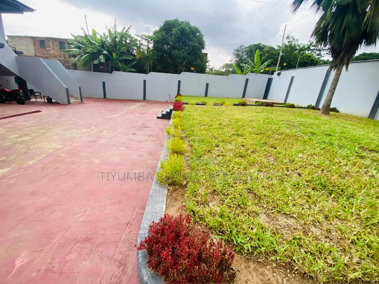 2bdrm Apartment in Tiyumba Real Estate, Dzorwulu for rent