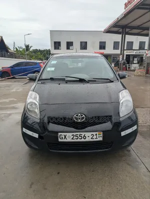 Toyota Vitz 1.3 FWD 5dr 2011 Black