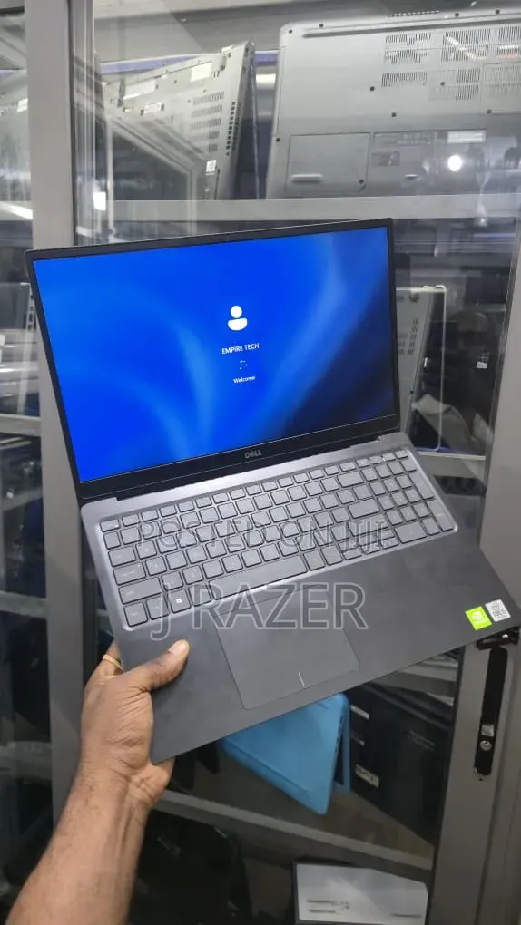 Laptop Dell Vostro DVCI315 8GB Intel Core i5 SSD 256GB