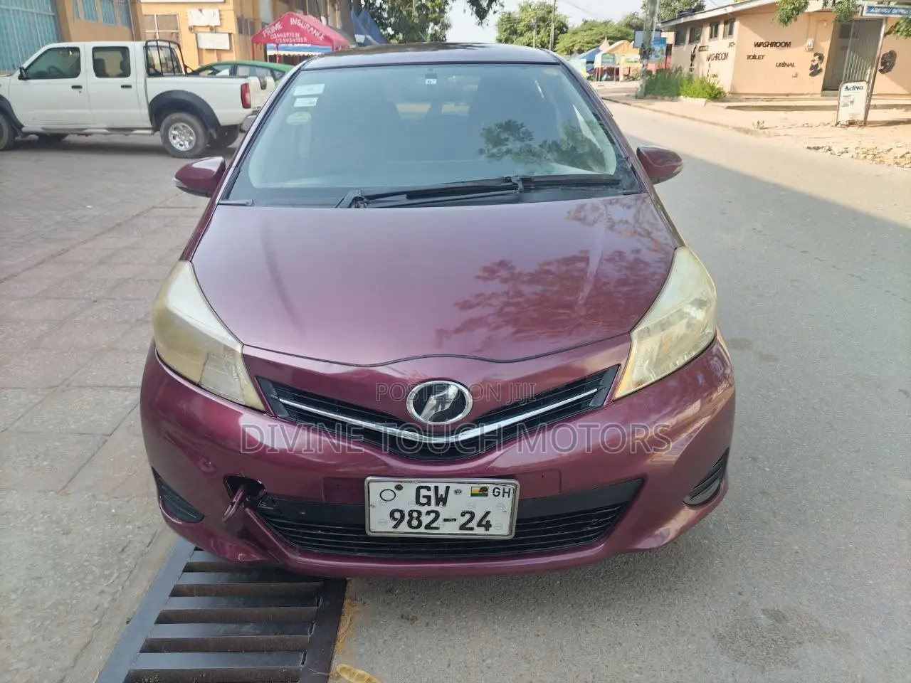 Toyota Vitz 1.0 FWD 5dr 2013 Burgundy