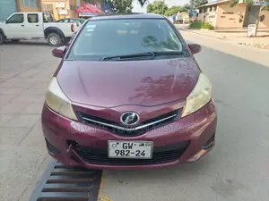 Toyota Vitz 1.0 FWD 5dr 2013 Burgundy