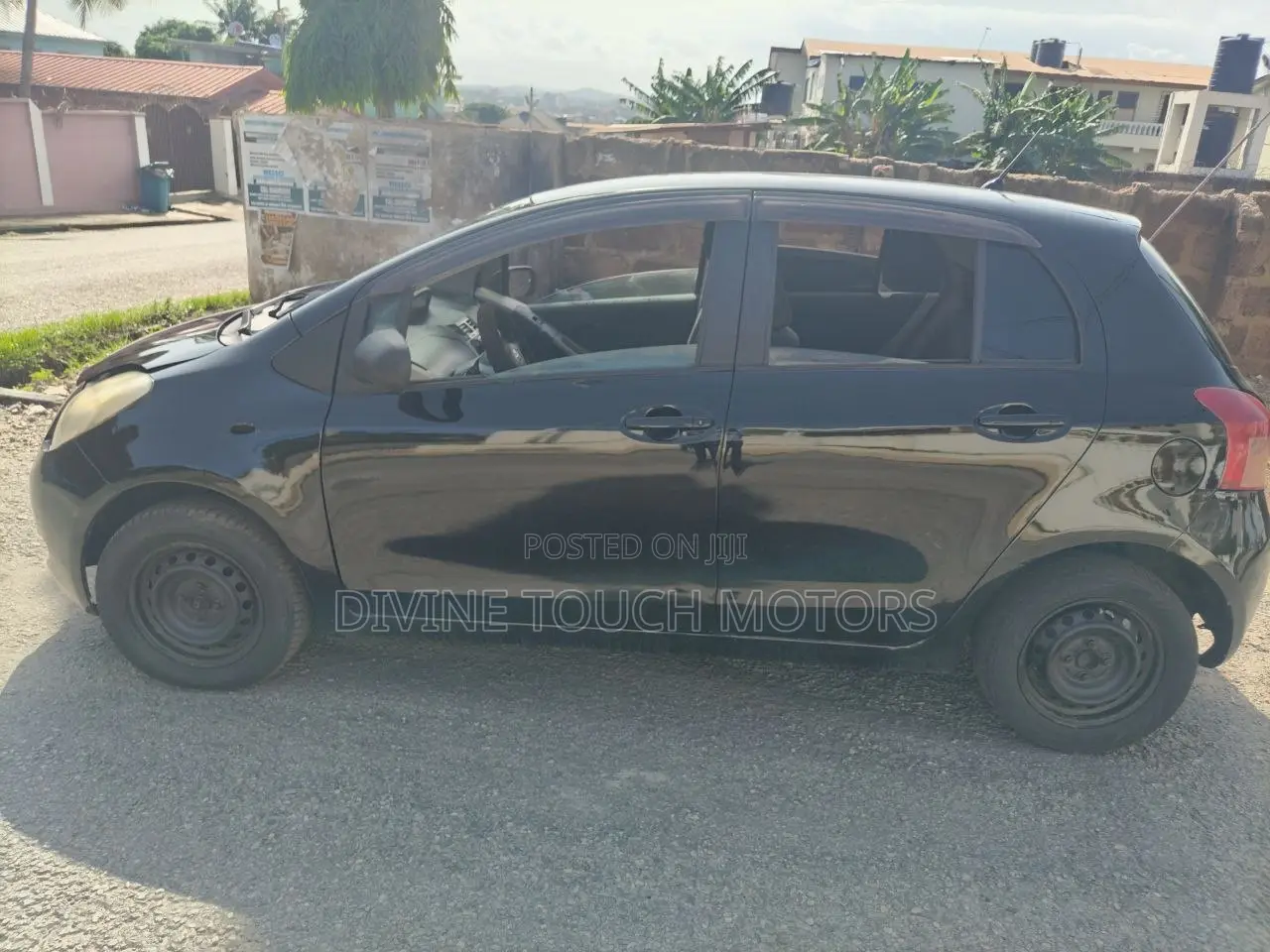 Toyota Vitz 1.0 FWD 5dr 2013 Black