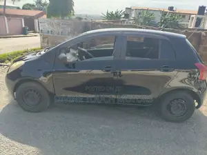 Toyota Vitz 1.0 FWD 5dr 2013 Black