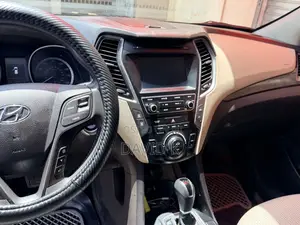 Hyundai Santa Fe 2018 White