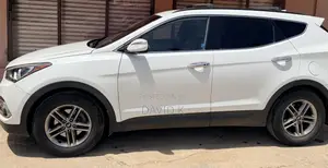 Hyundai Santa Fe 2018 White