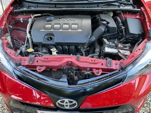 Toyota Corolla SE Special Edition 4dr Sedan (1.8L 4cyl CVT) 2017 Red