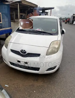 Toyota Yaris 2011 White