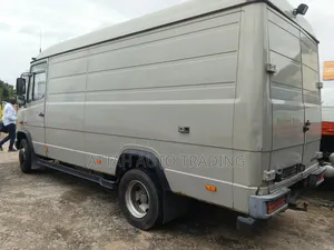 Mercedes-Benz Tourismo 2000 Silver