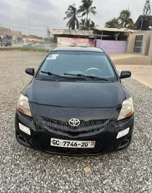 Toyota Yaris L Hatchback 3dr 2013 Black