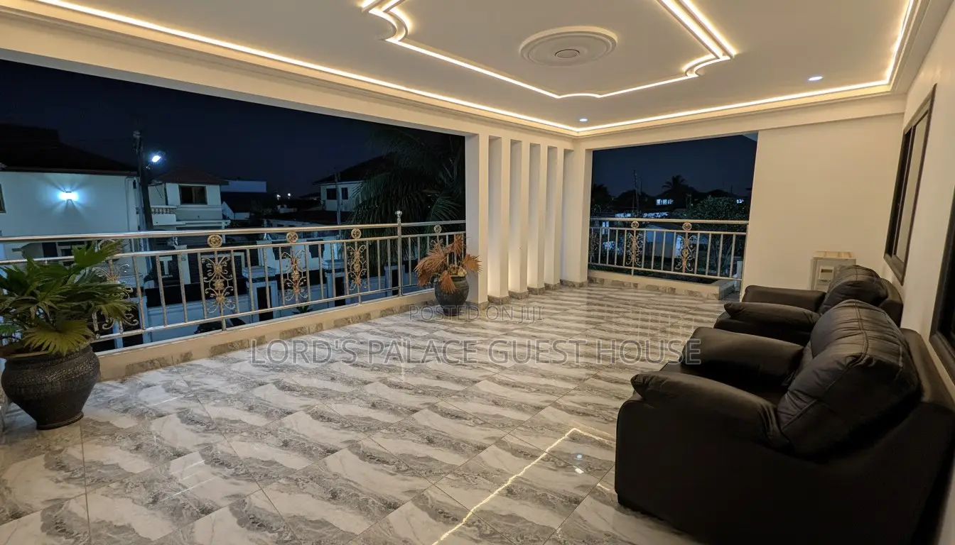 Beautiful Home With Spacious Rooms and Compound for Short Stay