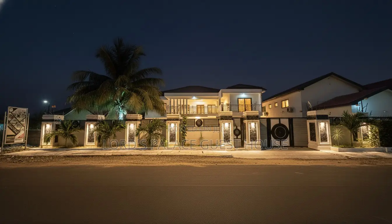 Beautiful Home With Spacious Rooms and Compound for Short Stay