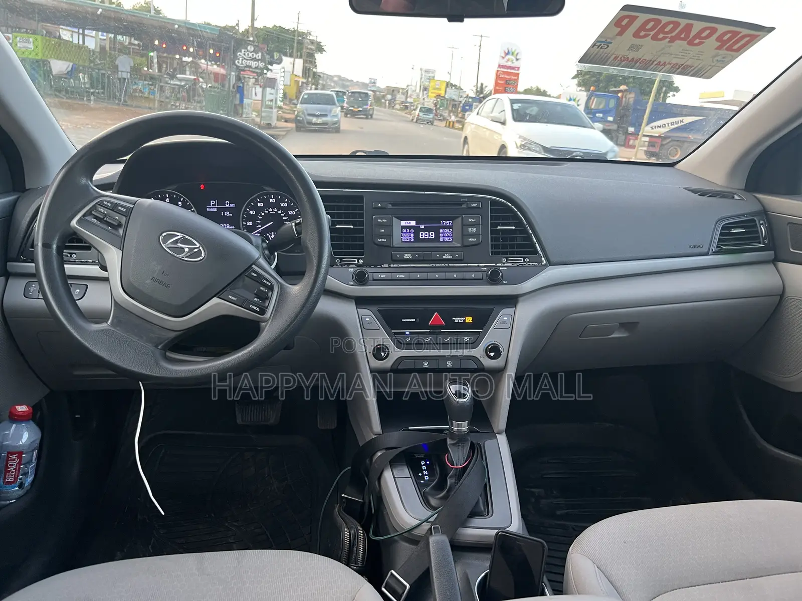 Hyundai Elantra SE Sedan FWD (2.0L 4cyl 6M) 2017 Gray