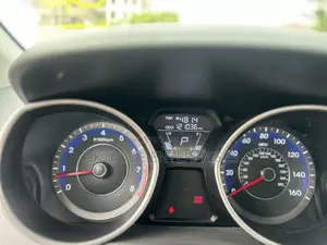 Hyundai Elantra Limited Sedan FWD (1.8L 4cyl 6A) 2013 Silver