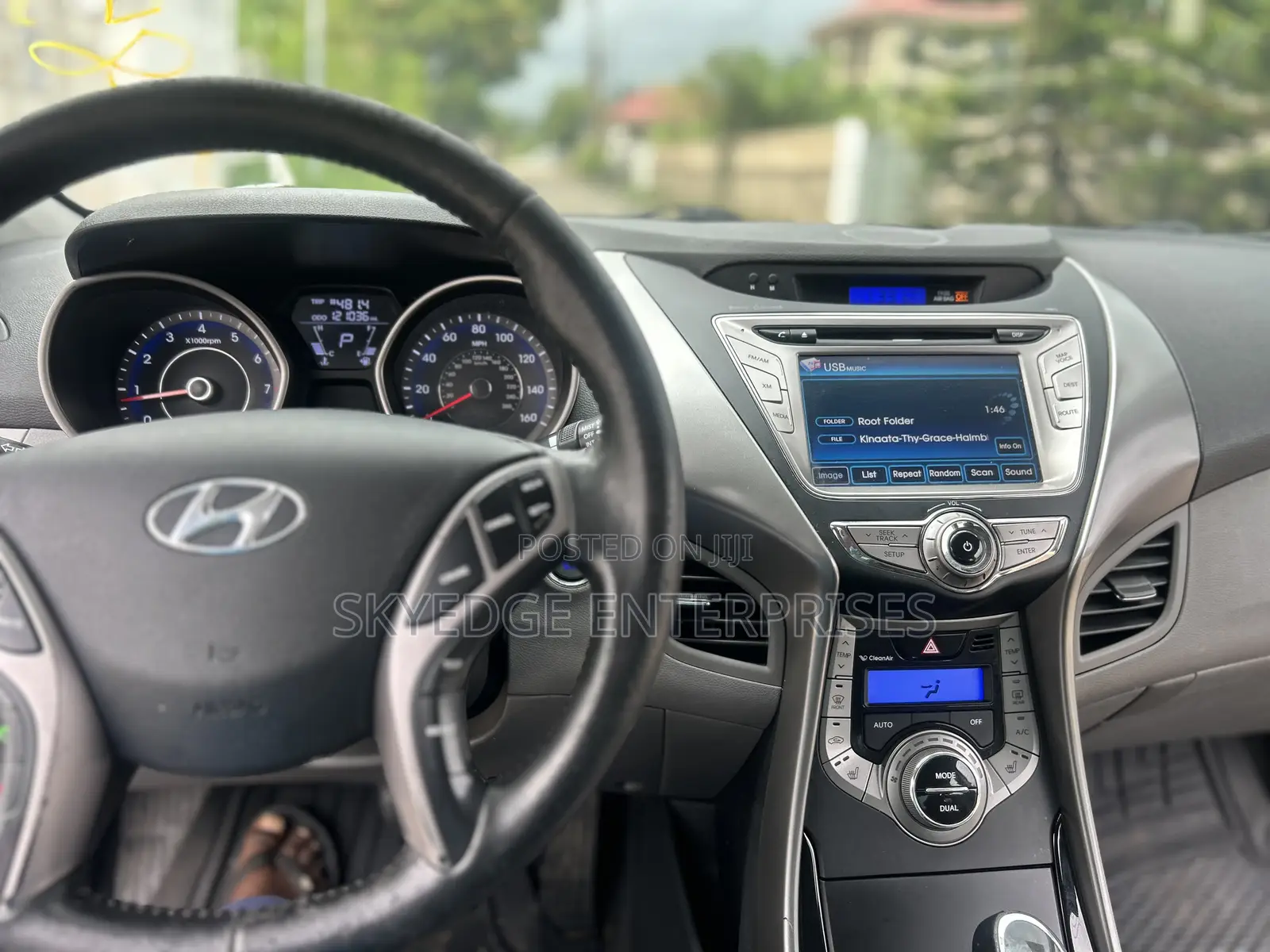 Hyundai Elantra Limited Sedan FWD (1.8L 4cyl 6A) 2013 Silver