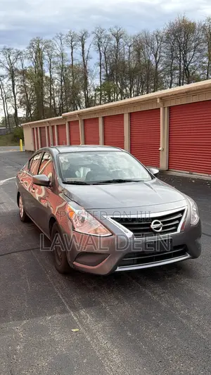 Nissan Versa 1.6 SV 2018 Silver