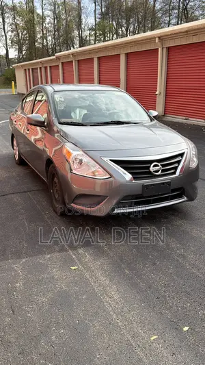 Nissan Versa 1.6 SV 2018 Silver
