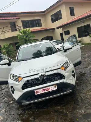 Toyota RAV4 XLE AWD 2023 White