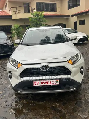 Toyota RAV4 XLE AWD 2023 White
