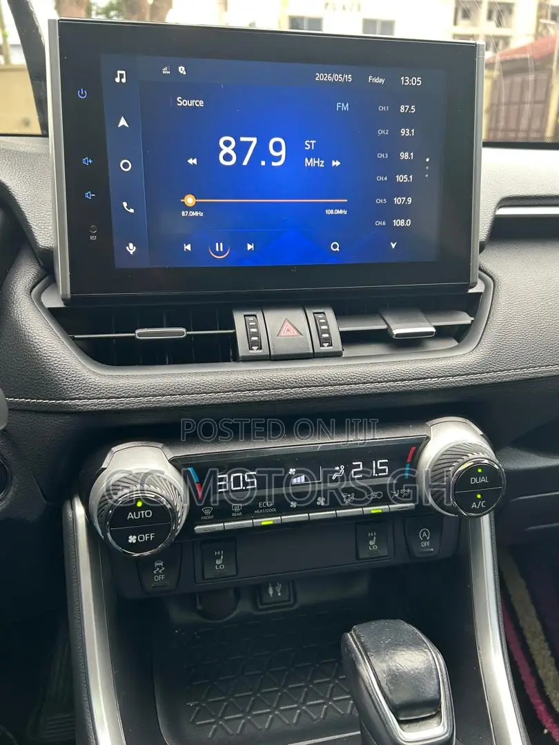 Toyota RAV4 XLE AWD 2023 White