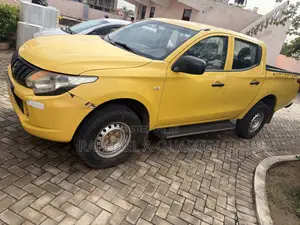Mitsubishi L200 2018 Yellow