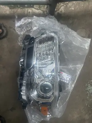 Tacoma 2016 2017 2018 2019 2020 Headlight Basic ( No Led) Pair