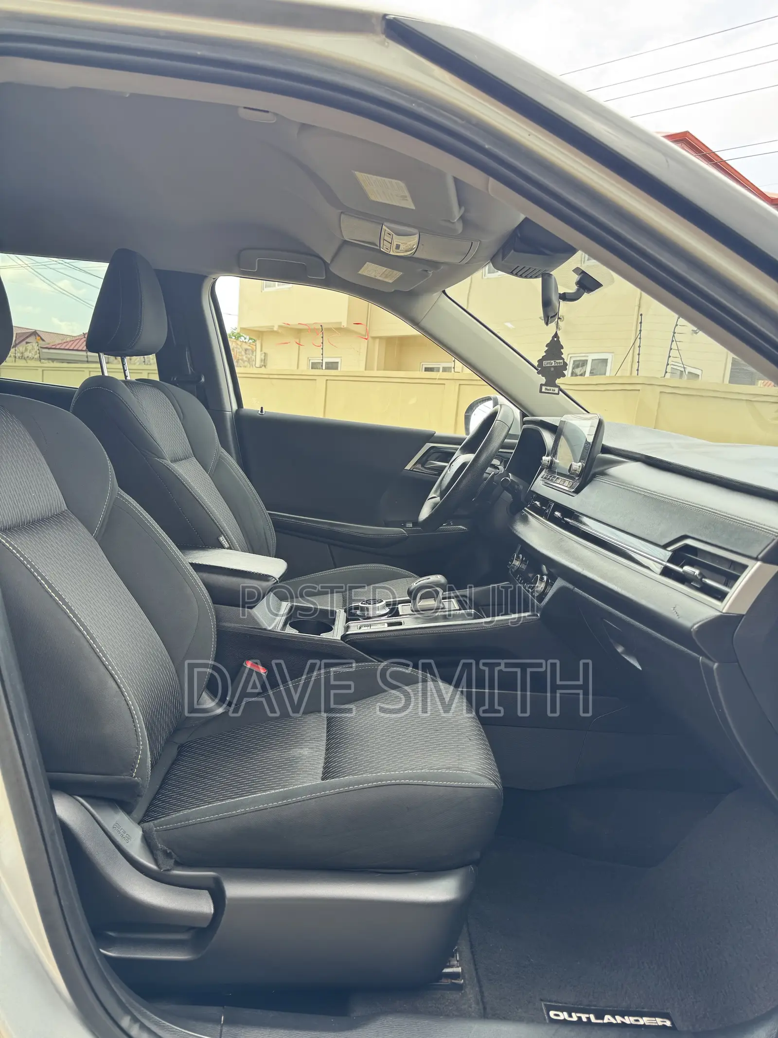 Mitsubishi Outlander ES 2022 Silver