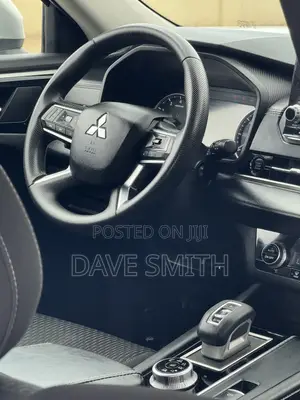 Mitsubishi Outlander ES 2022 Silver