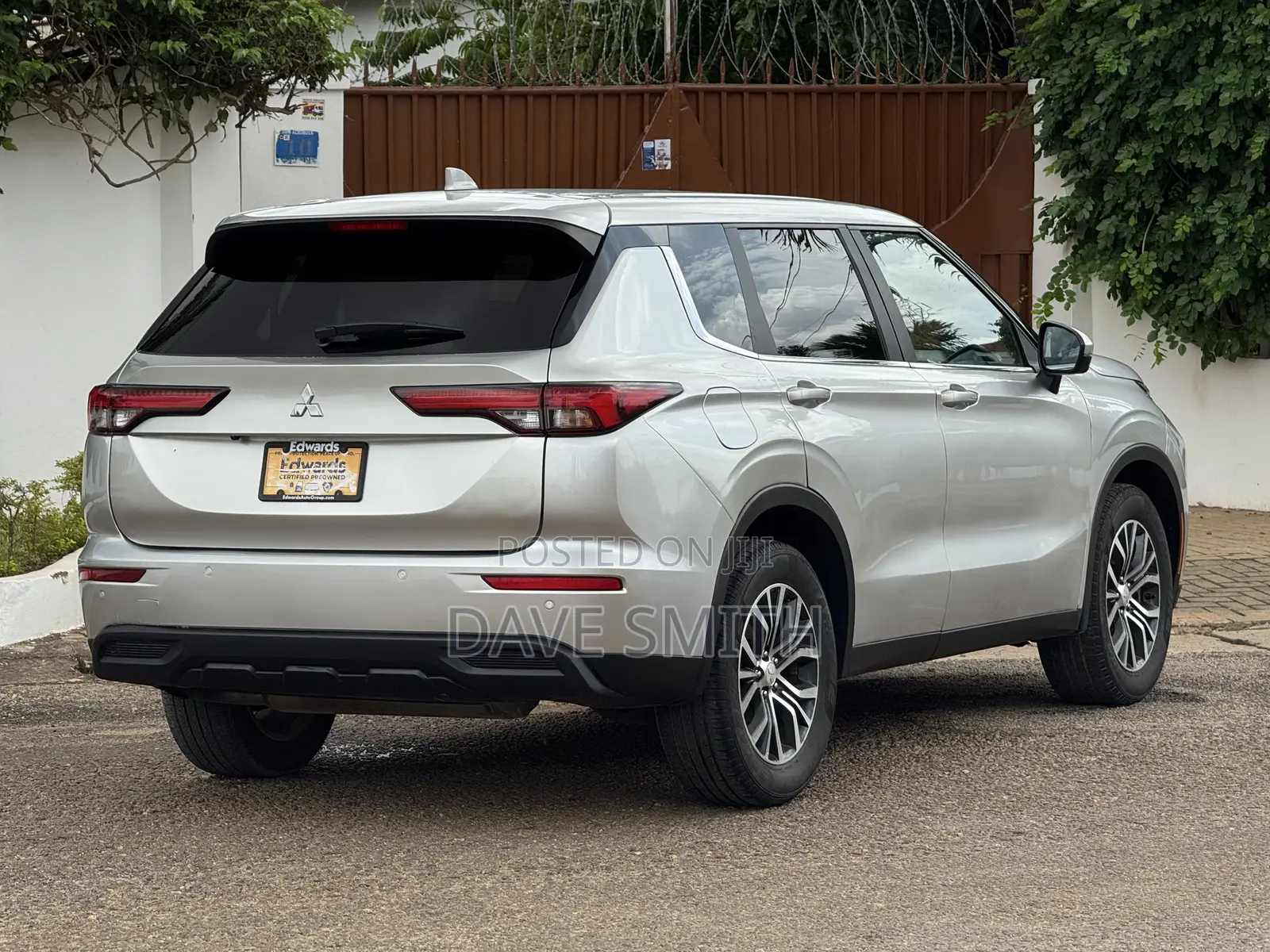 Mitsubishi Outlander ES 2022 Silver