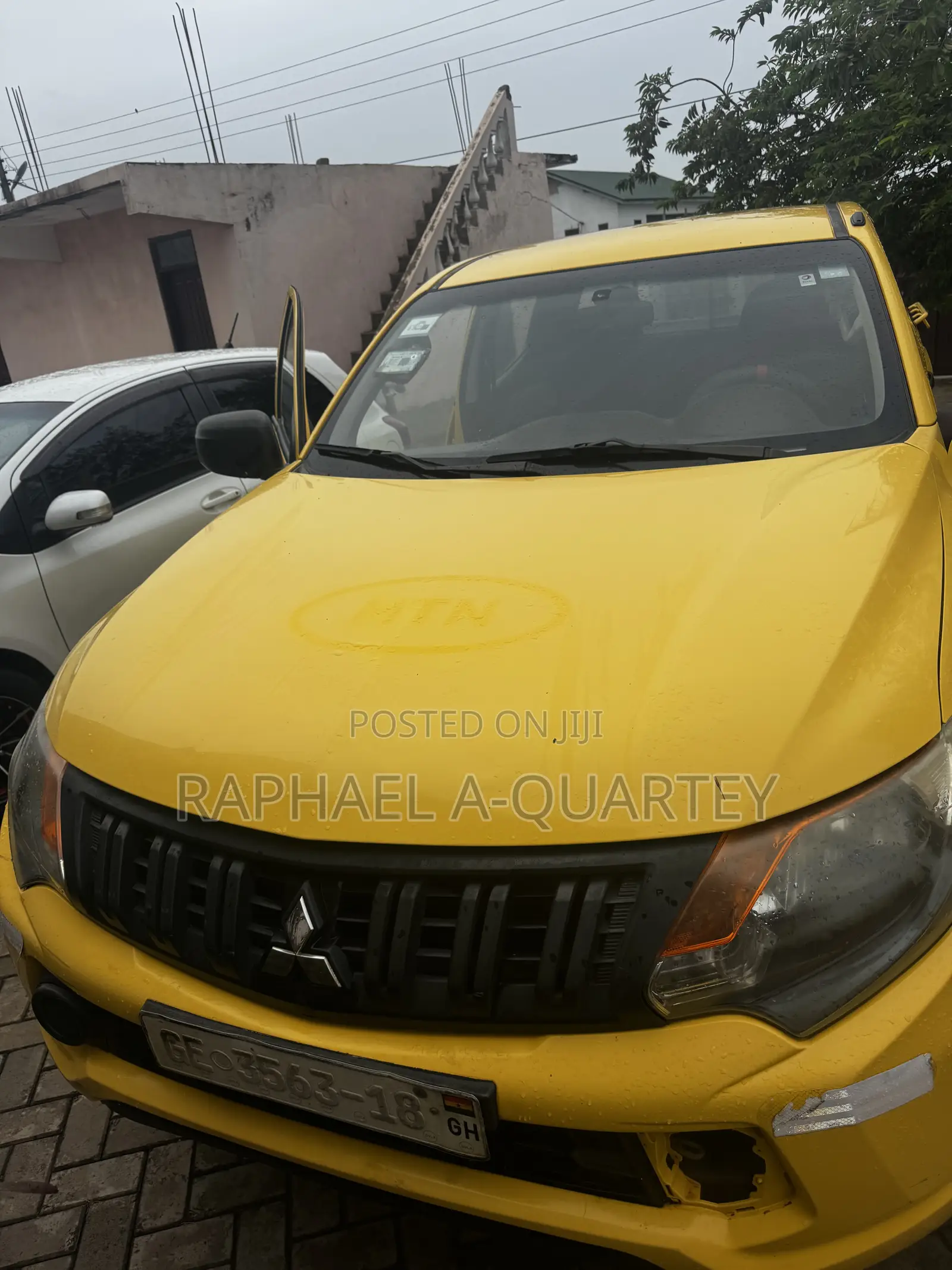 Mitsubishi L200 2018 Yellow