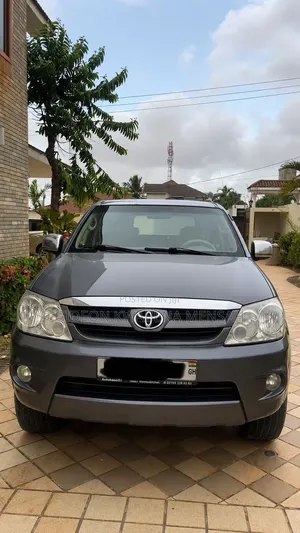 Toyota Fortuner 2.7 AWD 2010 Gray